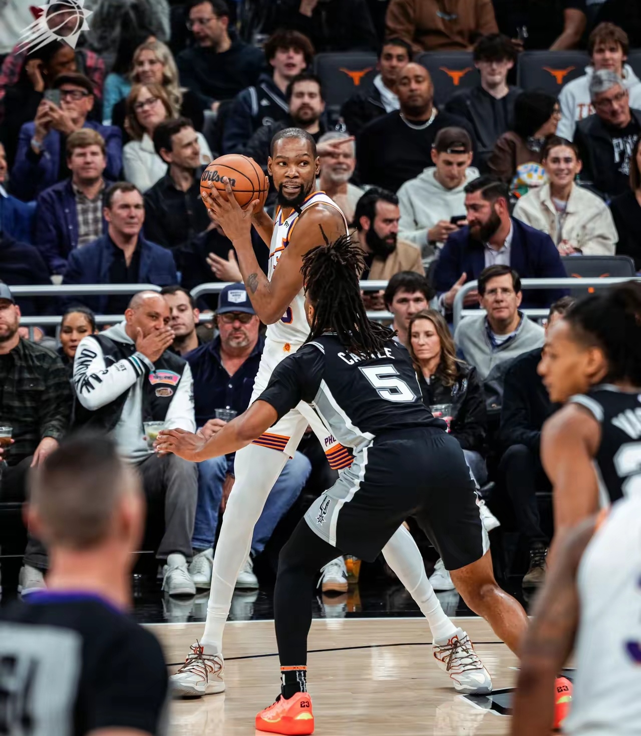 马刺横扫篮网,拉文惊艳四座 马刺横扫篮网,拉文惊艳四座