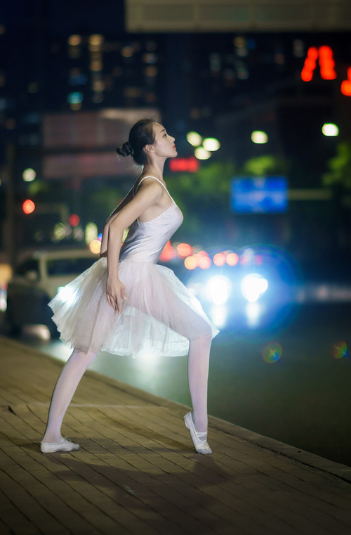 当进攻万花筒变成防守铁闸，杰伦·格林重构欧冠淘汰赛美学