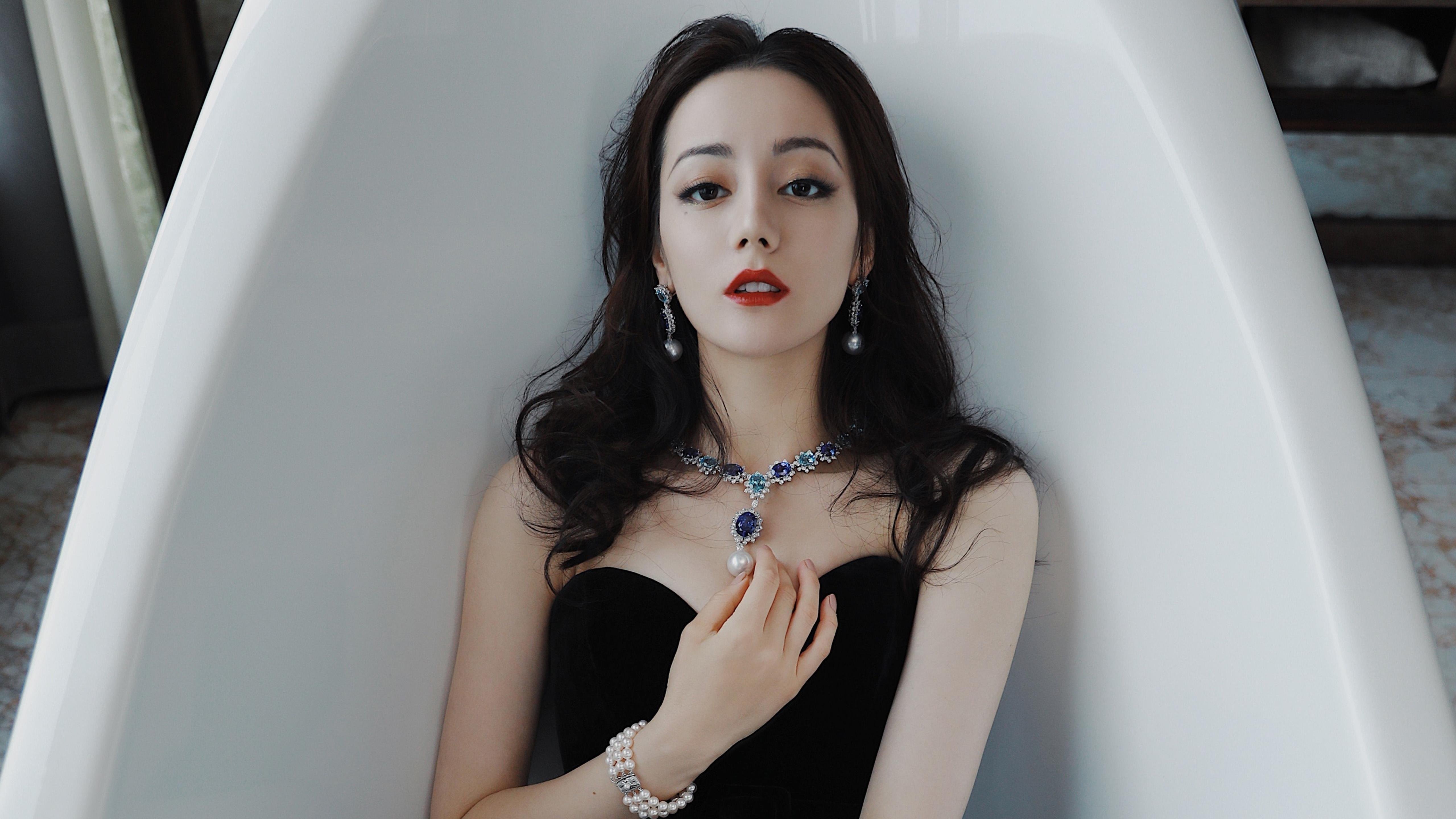 神锋与神盾，姆巴佩的独与丹麦的合如何重写足球法则